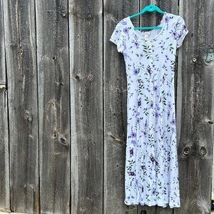 Mid weight short sleeve floral purple and white dress